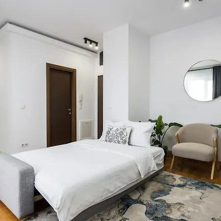 Apartment Vivando - Bright 1br - Amazing Terrace + Parking Bukarest