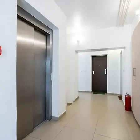 Vivando - Bright 1br - Amazing Terrace + Parking *
