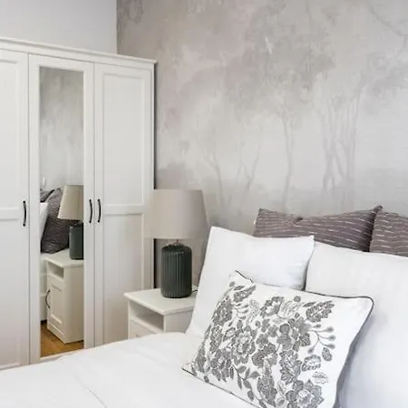 Vivando - Bright 1br - Amazing Terrace + Parking Apartment