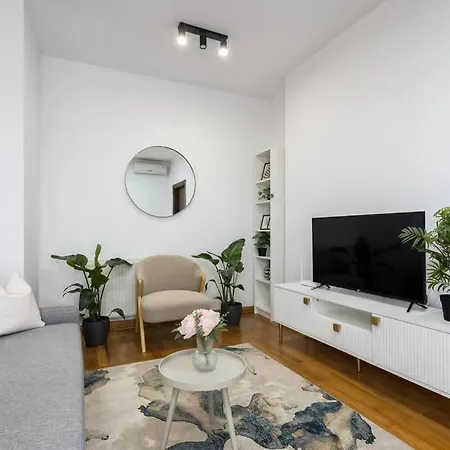 Vivando - Bright 1br - Amazing Terrace + Parking Apartment Bucharest
