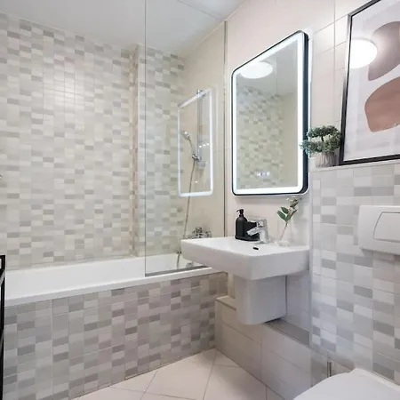 Vivando - Bright 1br - Amazing Terrace + Parking *