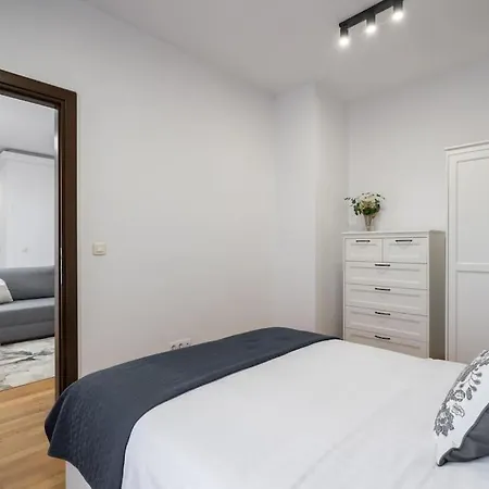 Vivando - Bright 1br - Amazing Terrace + Parking Apartment