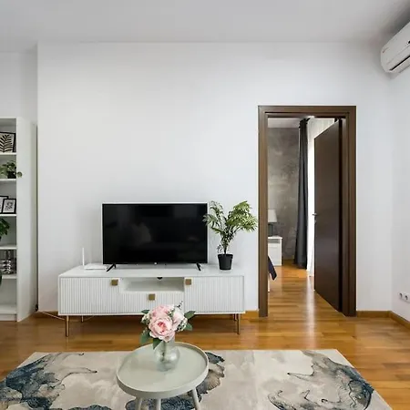 Apartment Vivando - Bright 1br - Amazing Terrace + Parking Bucharest