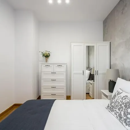 Apartment Vivando - Bright 1br - Amazing Terrace + Parking Bucharest